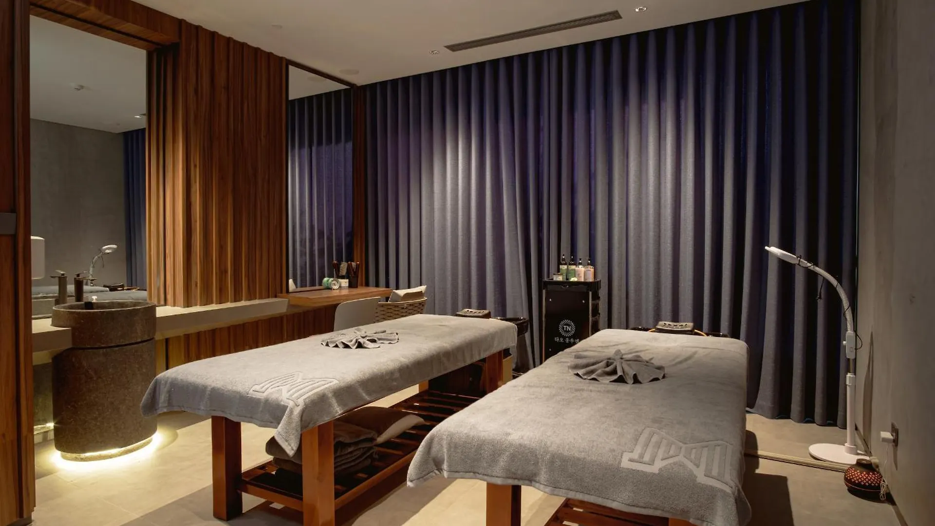 *****  M Hotel Danang Vietnam